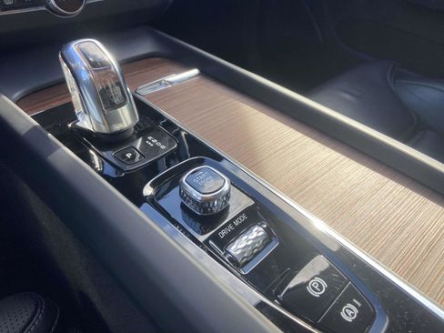 Used 2019 Volvo XC60 T8 Inscription w/ Advanced Package image 30