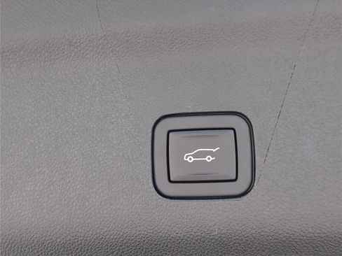 Used 2024 GMC Yukon XL SLT image 29