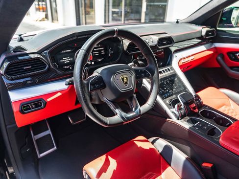 Used 2020 Lamborghini Urus AWD/4WD image 31