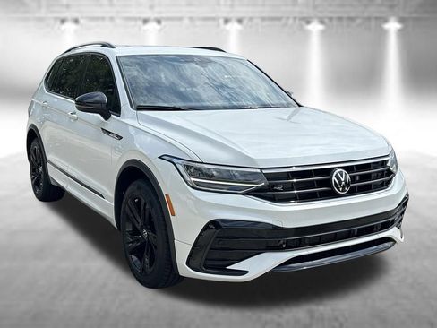 Certified 2024 Volkswagen Tiguan SE R-Line FWD image 7