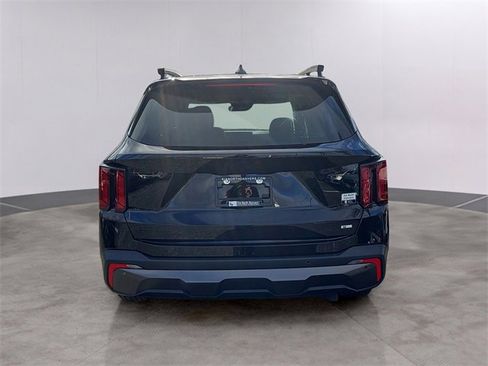 Certified 2025 Kia Sorento X-Line EX image 4