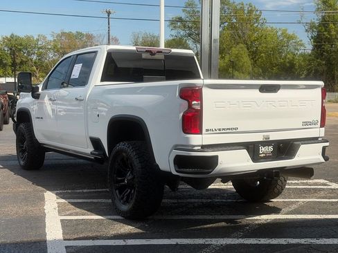 Used 2022 Chevrolet Silverado 2500 High Country w/ Z71 Off-Road Package AWD/4WD image 8