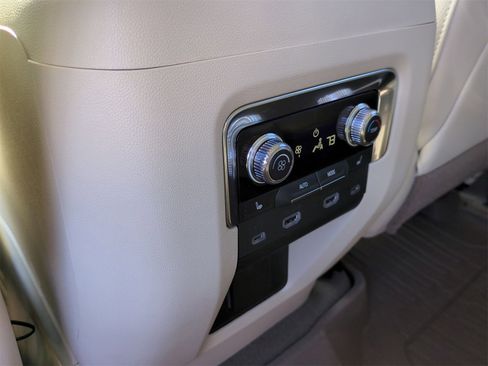 Used 2021 GMC Yukon Denali w/ Denali Ultimate Package image 22