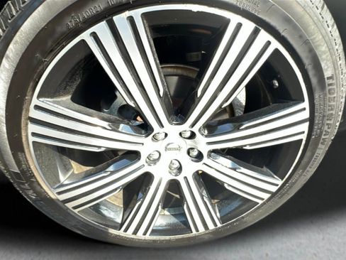 Used 2021 Volvo XC90 T6 Inscription w/ Lounge Package image 22