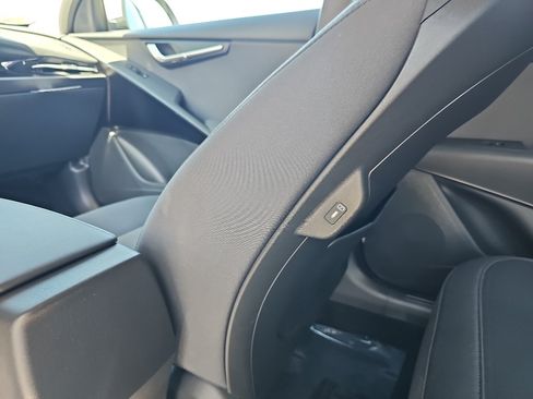 New 2026 Kia Niro LX FWD image 25