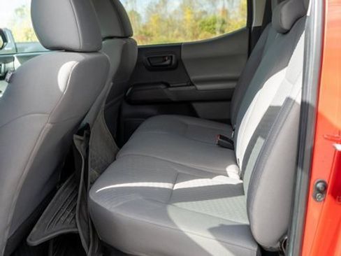 Used 2022 Toyota Tacoma SR image 11
