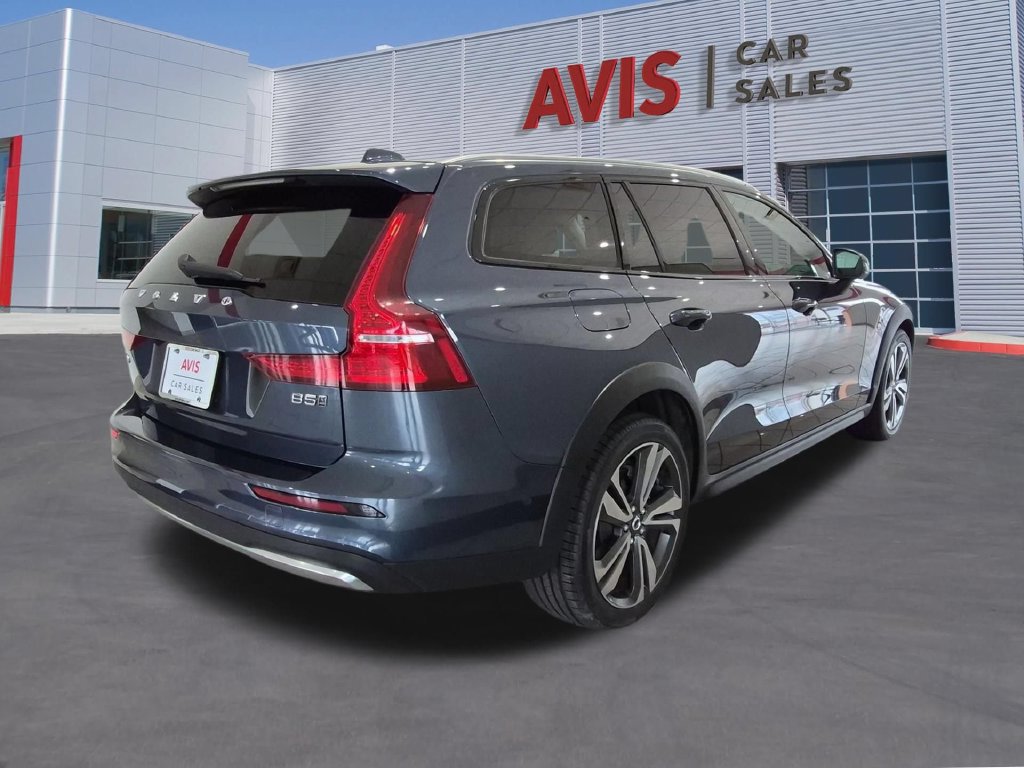 Used 2025 Volvo V60 B5 Cross Country Plus AWD/4WD image 5