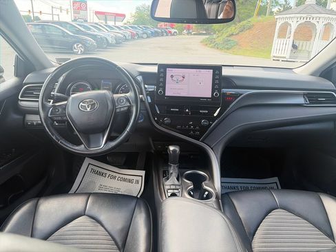 Used 2023 Toyota Camry SE w/ Cold Weather Package FWD image 13