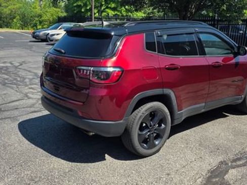 Used 2021 Jeep Compass Latitude AWD/4WD image 4
