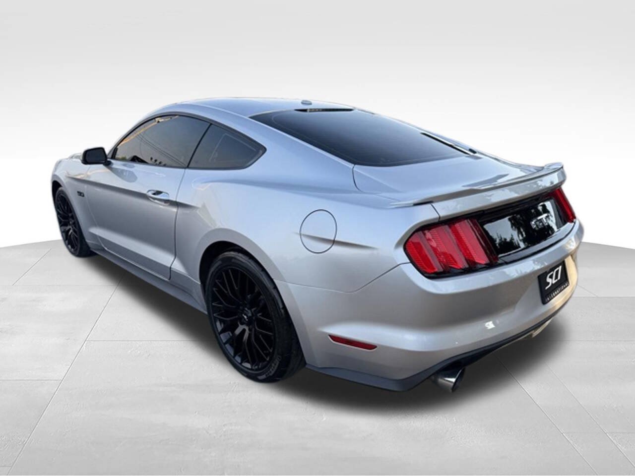 Used 2015 Ford Mustang GT Premium w/ GT Performance Package RWD image 3