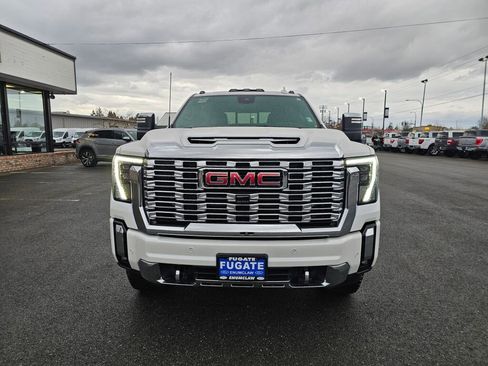 Used 2025 GMC Sierra 3500 Denali w/ Denali Reserve Package image 3