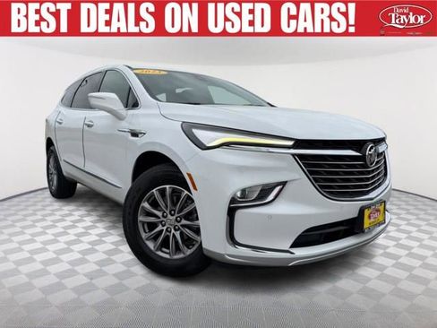 Used 2023 Buick Enclave Essence FWD image 1