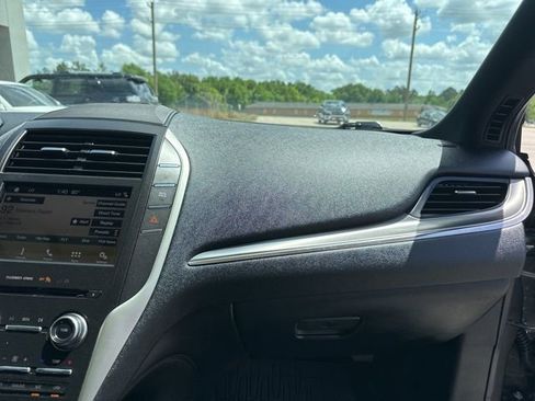 Used 2019 Lincoln MKC Premiere FWD image 47