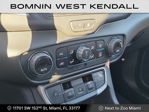 Used 2023 GMC Terrain SLE w/ Driver Convenience Package image 18