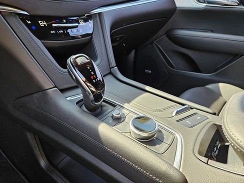 Certified 2025 Cadillac XT5 Premium Luxury image 26
