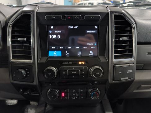 Used 2017 Ford F250 XLT w/ XLT Premium Package image 11