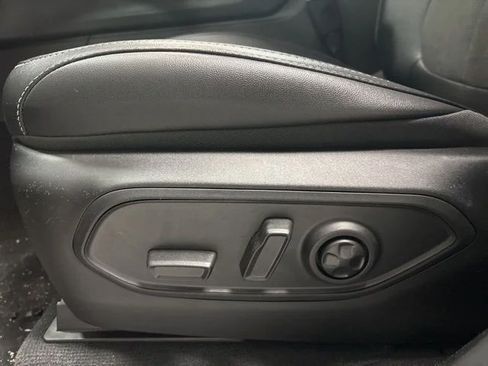Used 2026 Jeep Grand Cherokee Altitude AWD/4WD image 10