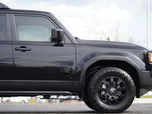 Used 2024 Toyota Land Cruiser image 6