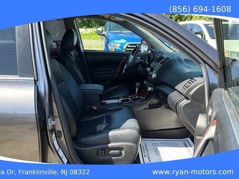 Used 2012 Toyota Highlander Limited w/ Tow Pkg AWD/4WD image 19