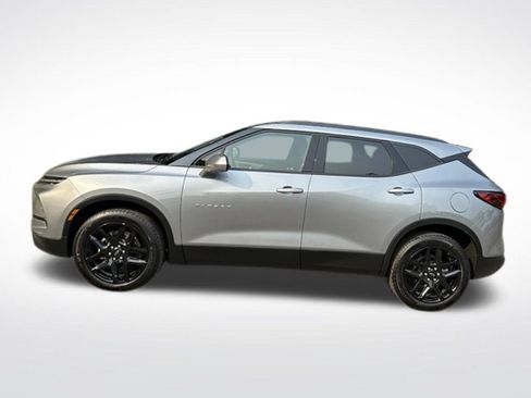 Used 2024 Chevrolet Blazer LT w/ Convenience Package FWD image 2