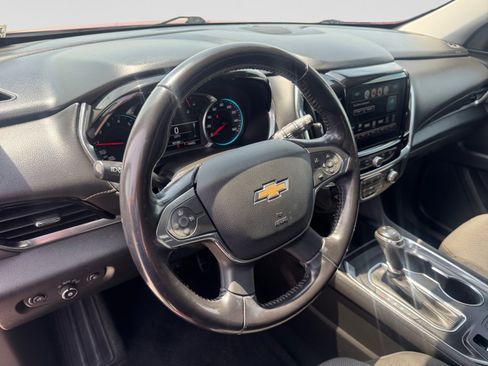 Used 2018 Chevrolet Traverse LT FWD image 12