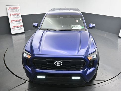 Used 2024 Toyota Tacoma TRD Off-Road image 11
