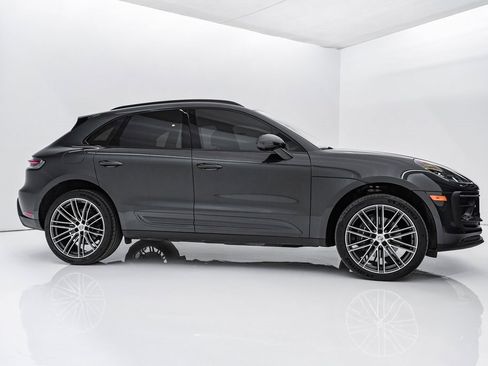 Certified 2024 Porsche Macan image 9