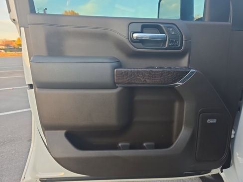 Used 2023 GMC Sierra 2500 Denali image 26
