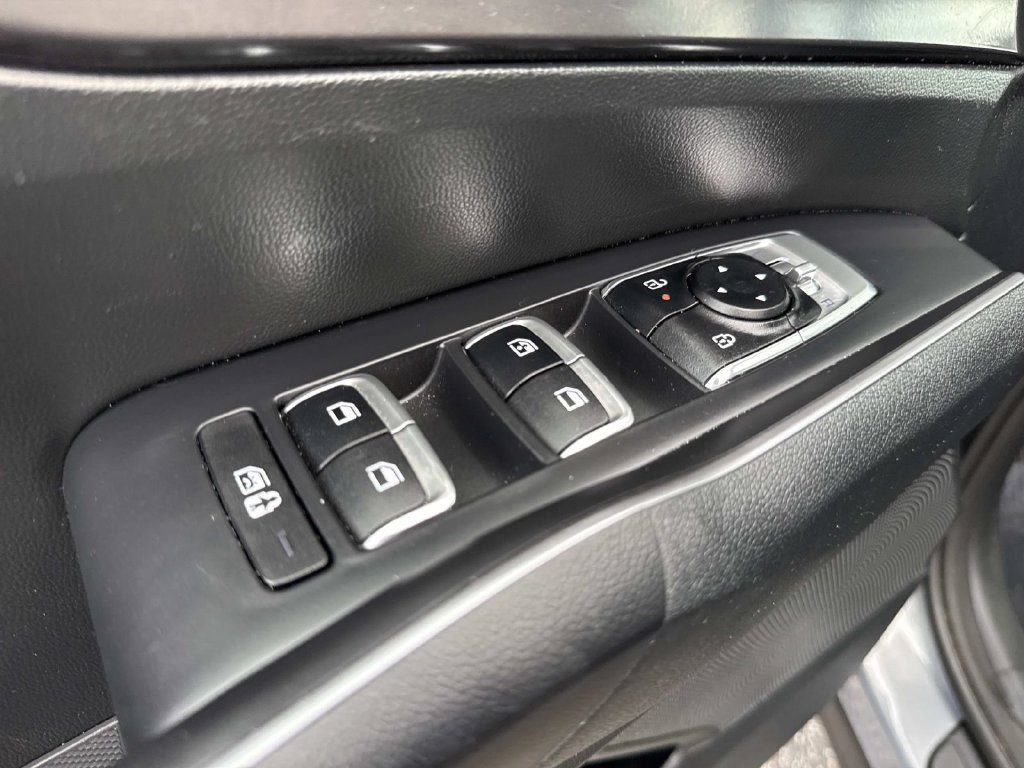 Used 2024 Kia Sorento S FWD image 21