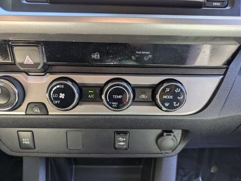 Used 2018 Toyota Tacoma SR5 AWD/4WD image 26