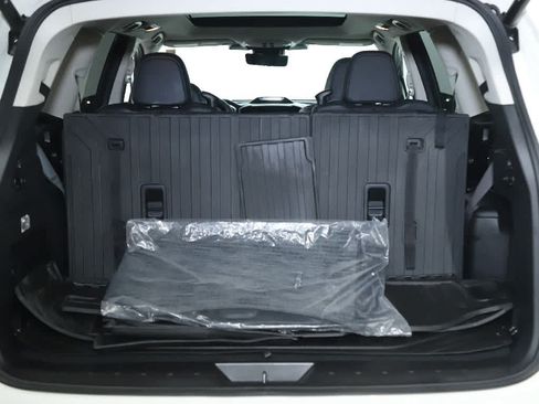 Certified 2023 Subaru Ascent Touring AWD/4WD image 32