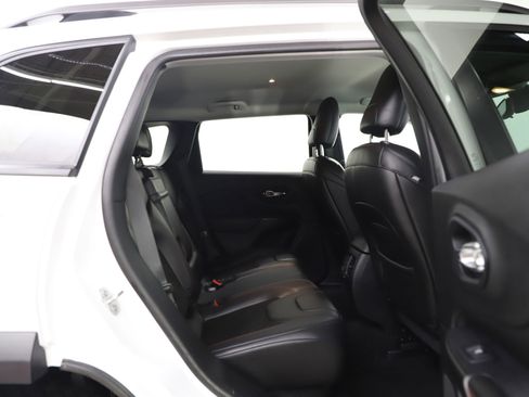 Used 2019 Jeep Cherokee Trailhawk w/ Cold Weather Group image 12