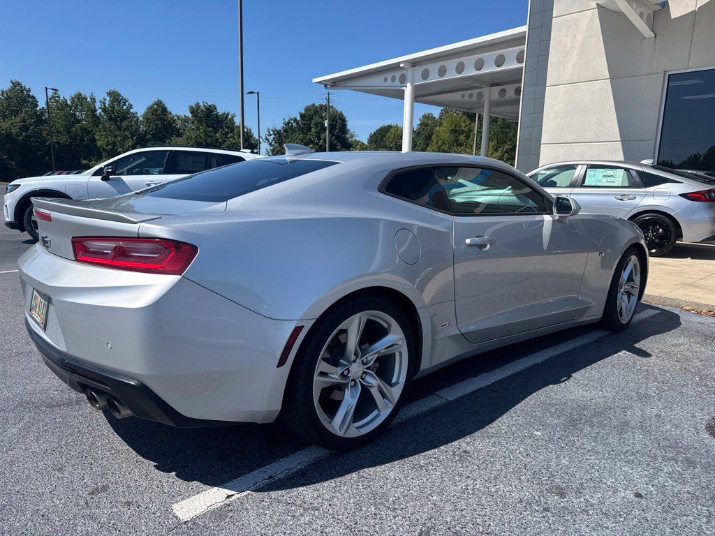Used 2018 Chevrolet Camaro LT RWD image 3