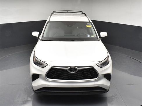 Used 2023 Toyota Highlander L image 40