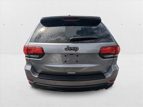 Used 2016 Jeep Grand Cherokee Laredo 75th Anniversary image 7