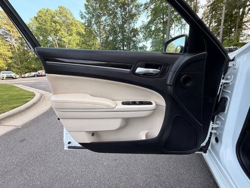 Used 2015 Chrysler 300 Limited RWD image 13