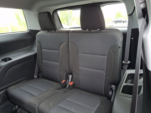 Certified 2023 GMC Acadia SLE w/ Driver Convenience Package image 10