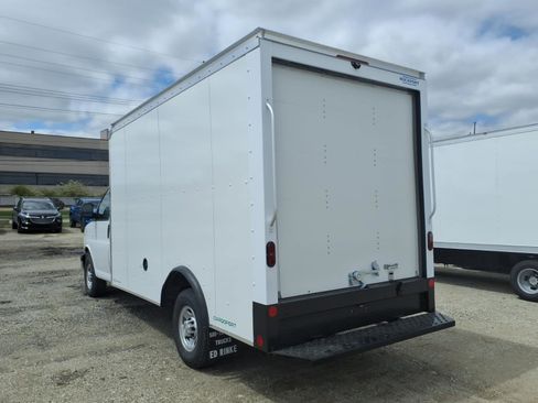 New 2025 GMC Savana 3500 w/ Power Convenience Package RWD image 6