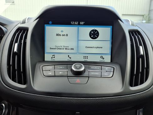 Used 2019 Ford Escape SE image 12