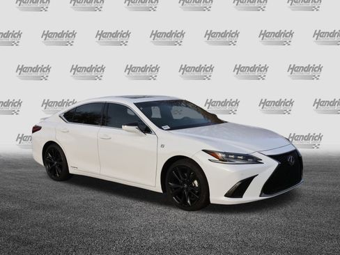Certified 2022 Lexus ES 300h F Sport image 2