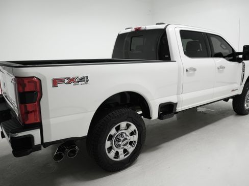 Used 2023 Ford F350 Lariat w/ Chrome Package image 4