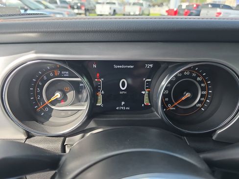 Used 2023 Jeep Gladiator Mojave w/ Trailer Tow Package image 33