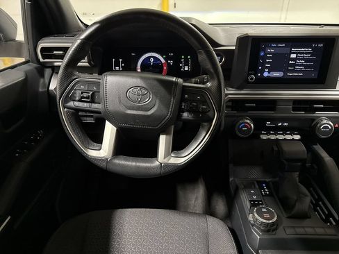 Used 2025 Toyota 4Runner SR5 AWD/4WD image 11