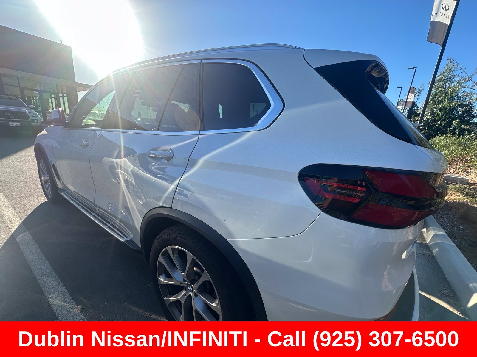Used 2025 BMW X5 xDrive40i AWD/4WD image 3