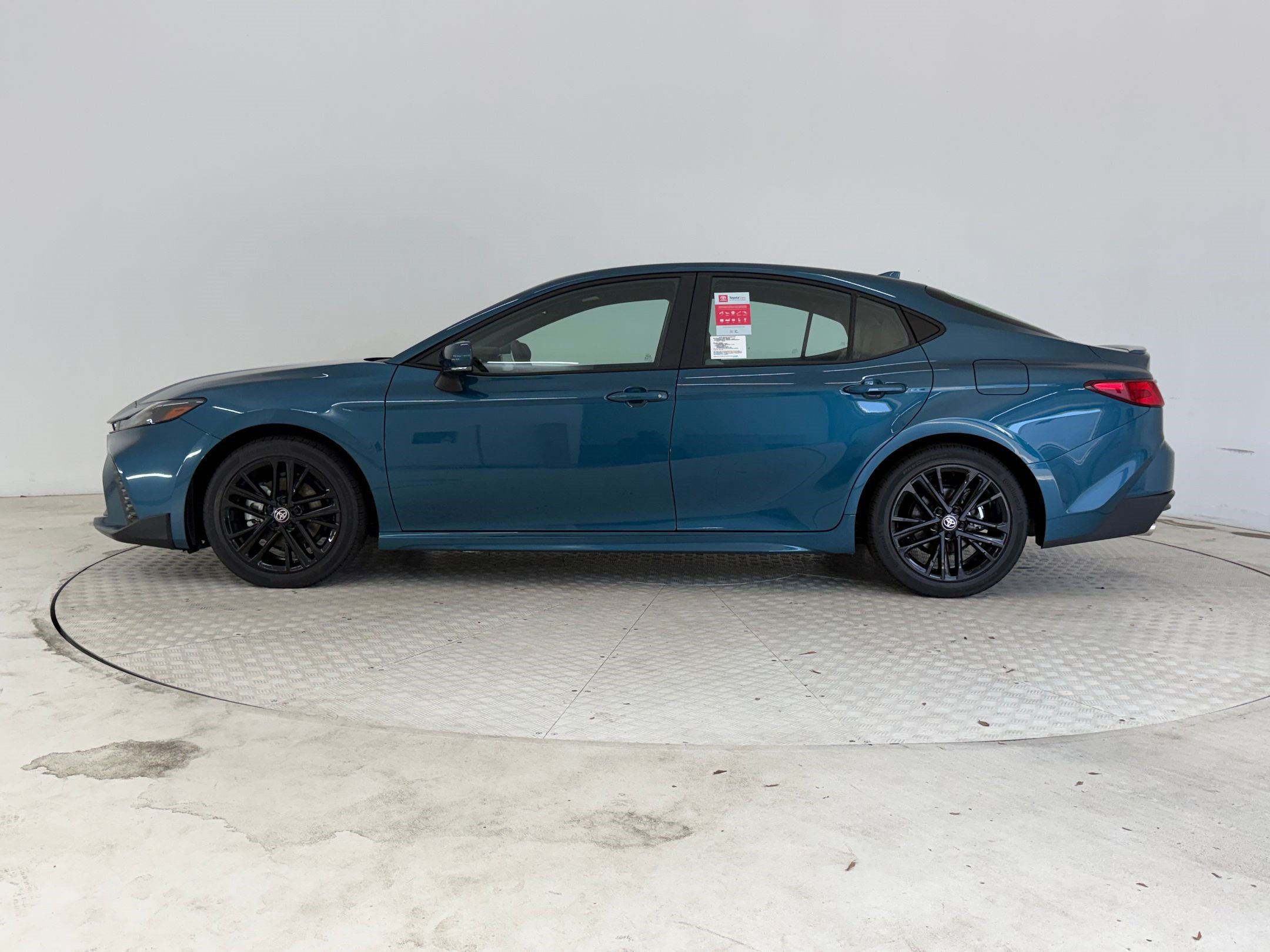 Used 2026 Toyota Camry SE w/ Multimedia Upgrade Package FWD image 2