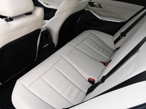 New 2026 BMW 330i Sedan w/ Premium Package image 10