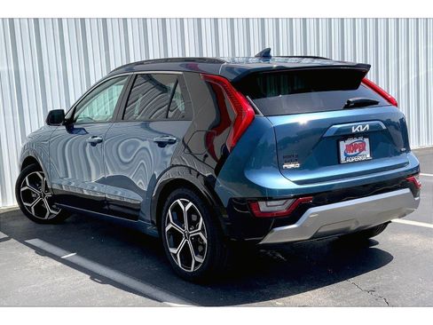Used 2023 Kia Niro SX Touring FWD image 10