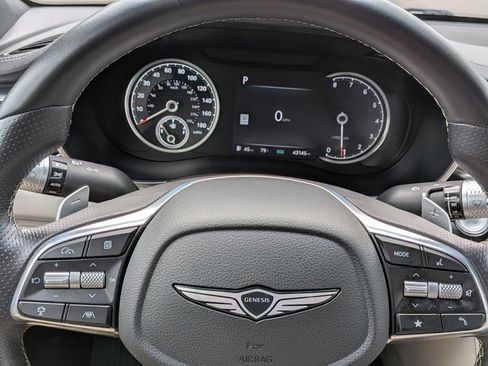 Used 2025 Genesis G70 2.5T RWD image 20