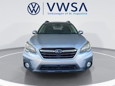 Used 2018 Subaru Outback 3.6R Limited image 2