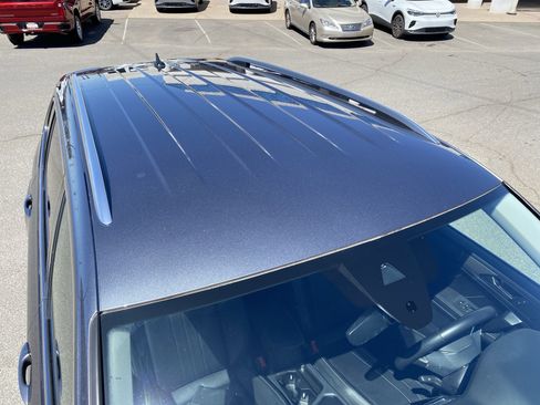 Certified 2022 Volkswagen Tiguan SE FWD image 19